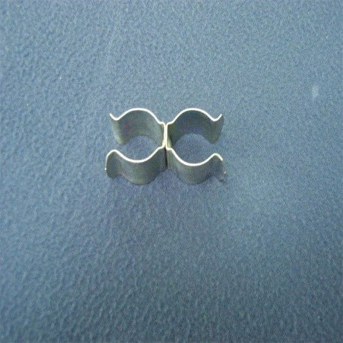 Clip d'assemblage de grilles d’exposition