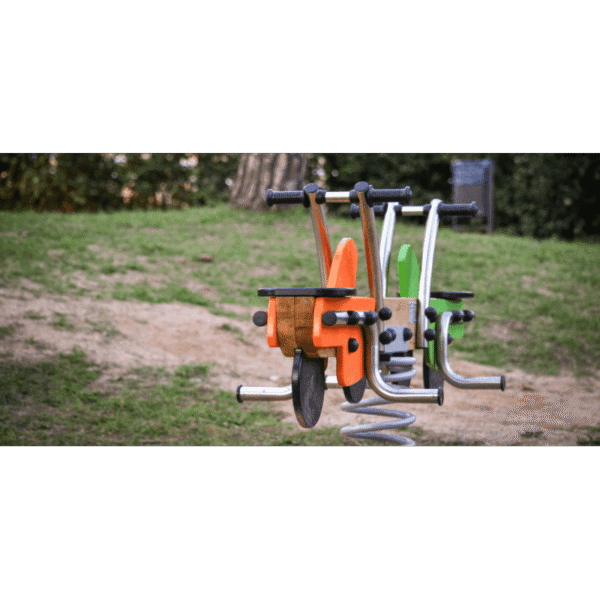 Jeux sur ressort rider face à face