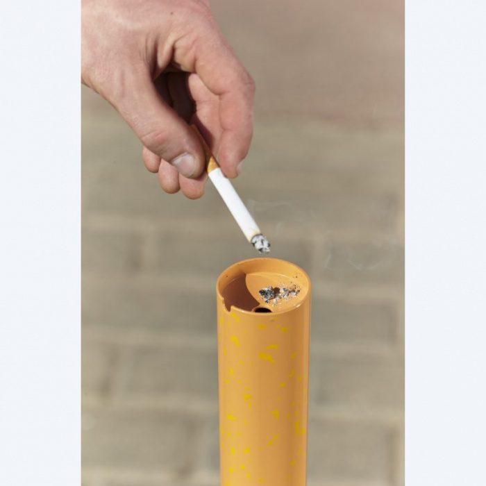 Cendrier Cigarettes à planter dans le sol