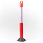 Poteau de signalisation sur base flexible avec anneau passe chaîne