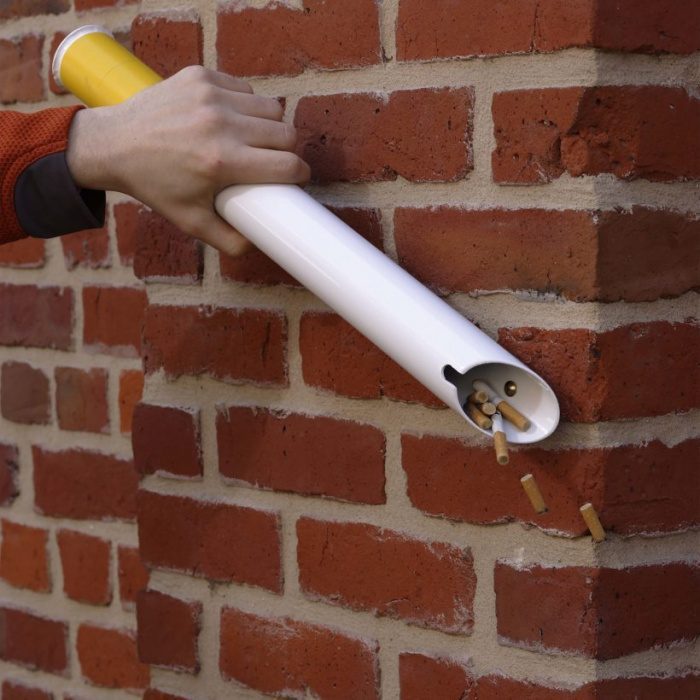 Cendrier mural pivotant