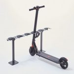 Range Trottinettes sur Pied : 6 trottinettes - Côte à côte