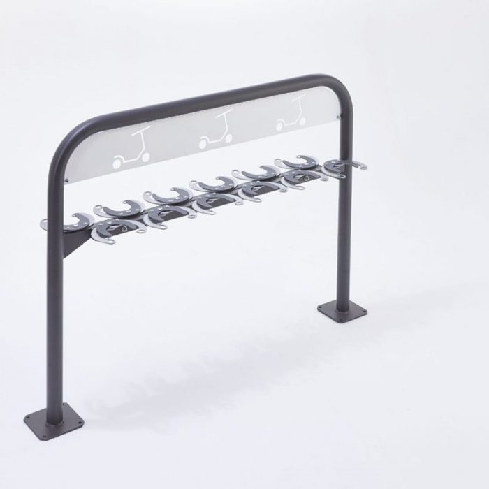 Range-12-trottinettes---Face-à-face Range 12 trottinettes - Face à face