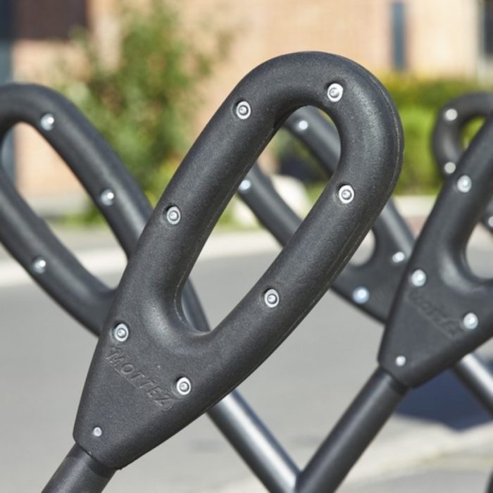 Poteau range 2 vélos papillon Poteau range 2 vélos papillon