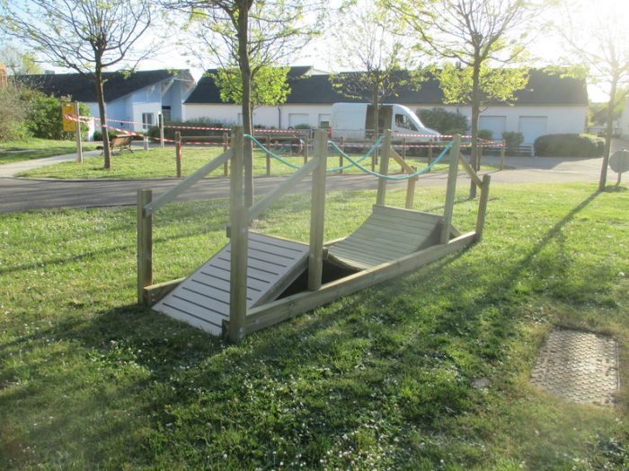 PETIT PONT Jeu Petit pont de rivière