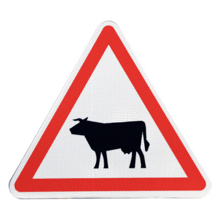 Panneau de danger A15a1 – Passage d’animaux domestiques (vache)