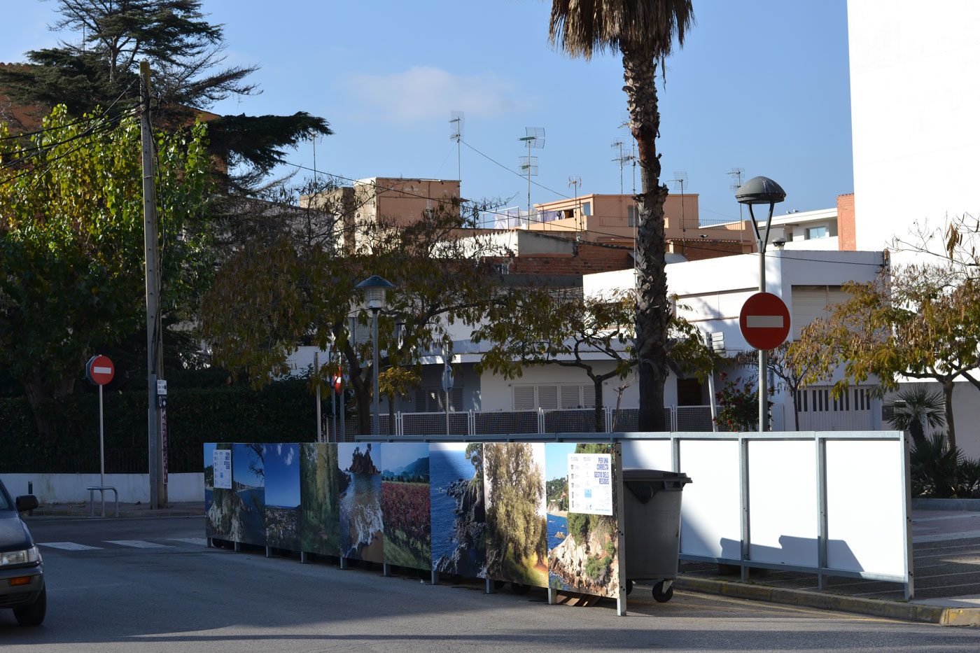 cache conteneur 3 Point de collecte sélective 2 conteneurs