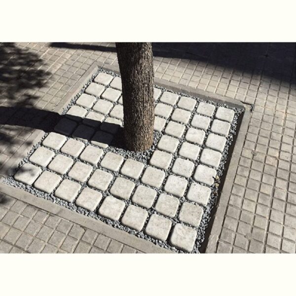 tour-arbre Grille d'arbre recyclé