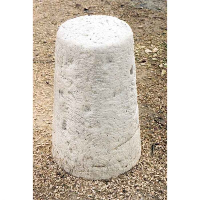 borne-rustique Borne rustique en béton